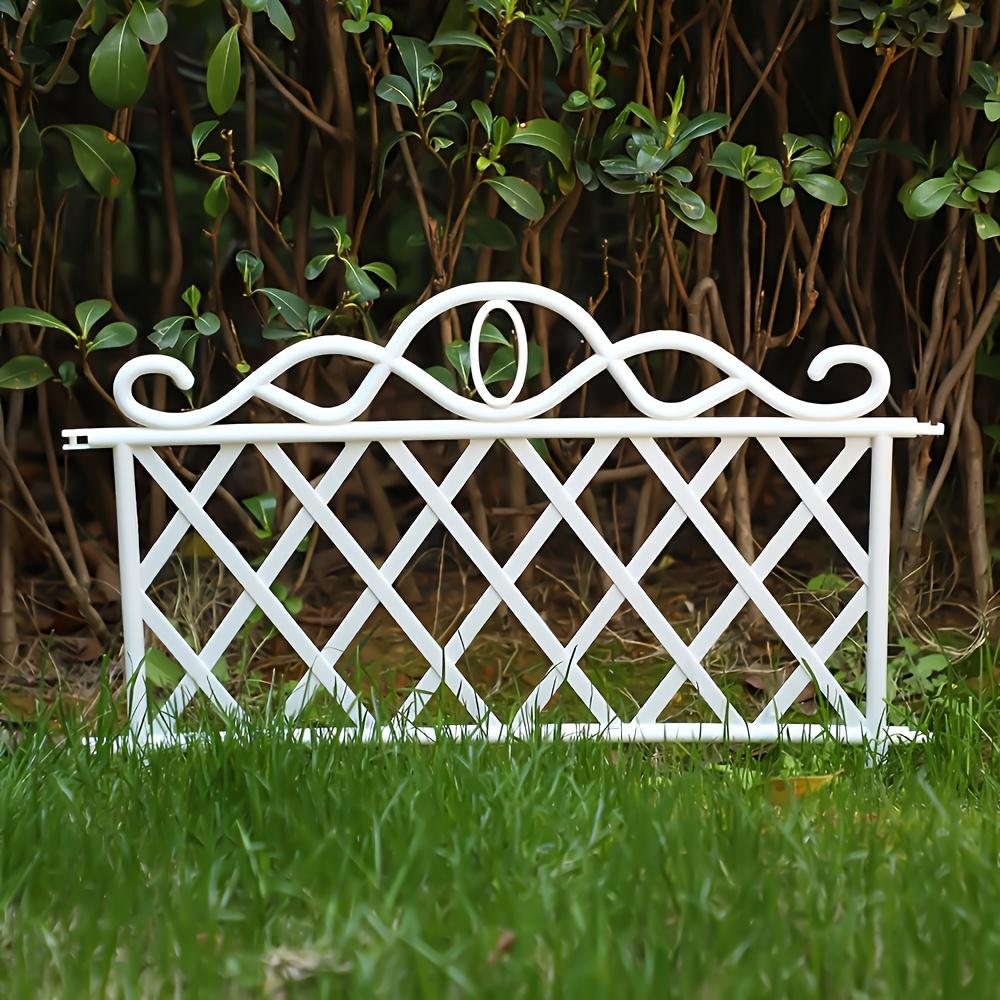 Close view of the white panel and its stakes